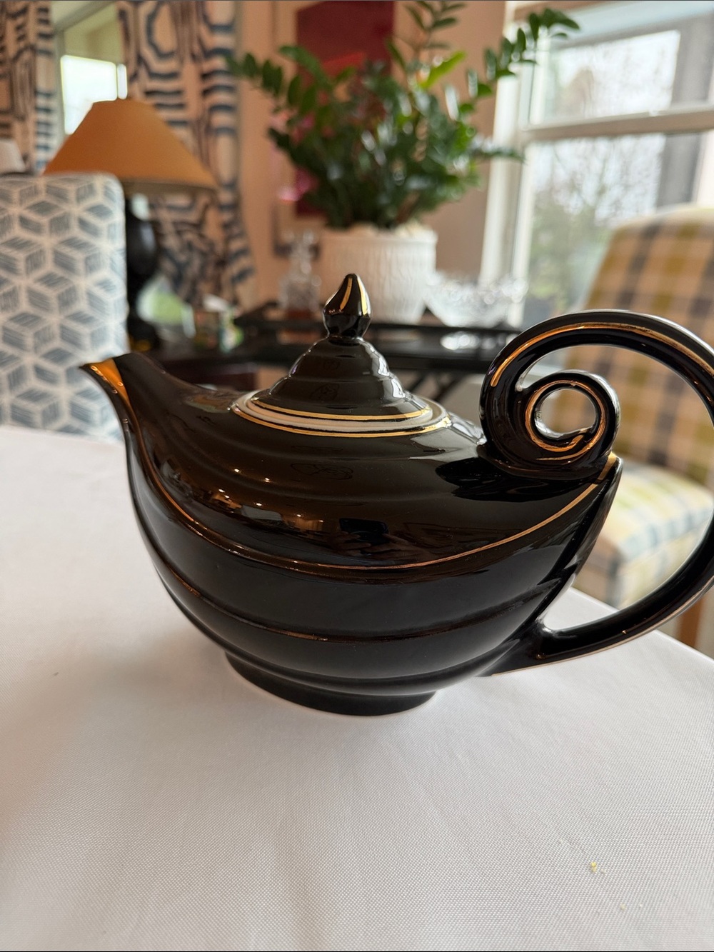 Vintage Hall “Aladdin” teapot